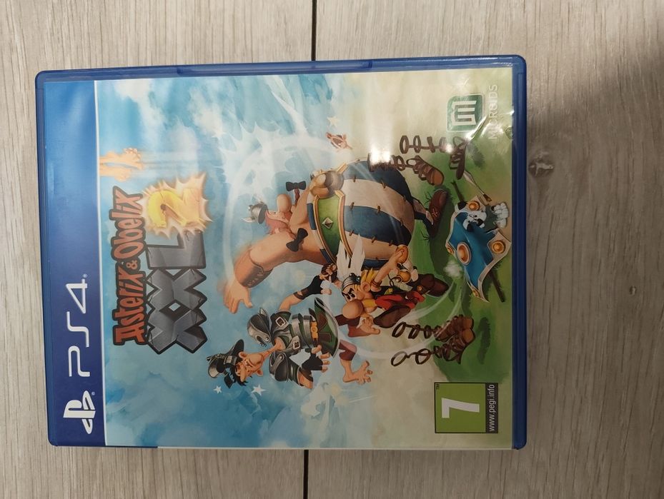 Joc pentru PS4 in stare buna.