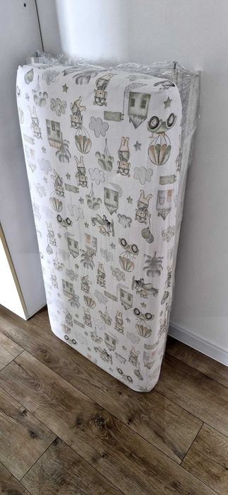 Vând protecții pătuț copii