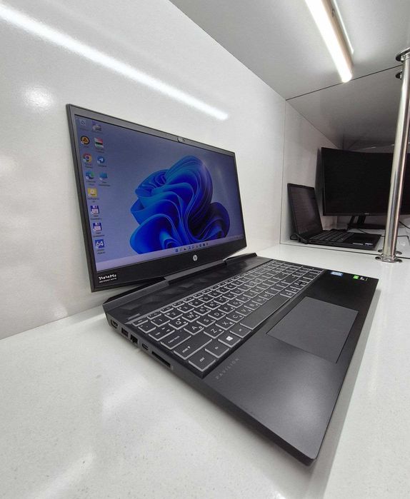 HP Pavilion Gaming Core i7-9750H  8/512gb NVIDIA GTX 1660 Ti 6GB