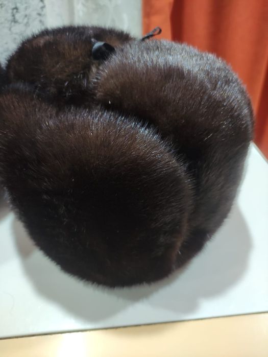 Продам две шапки норковые