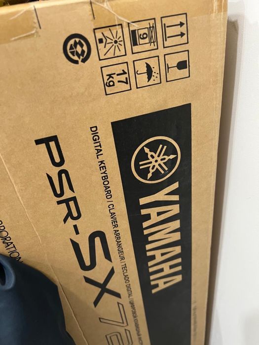 Продам Yamaha PSR-SX720