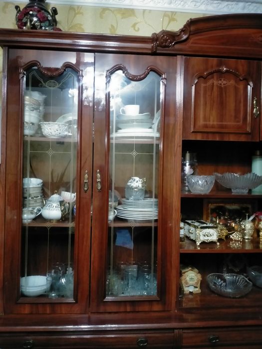 Продам шкаф и тумбу.