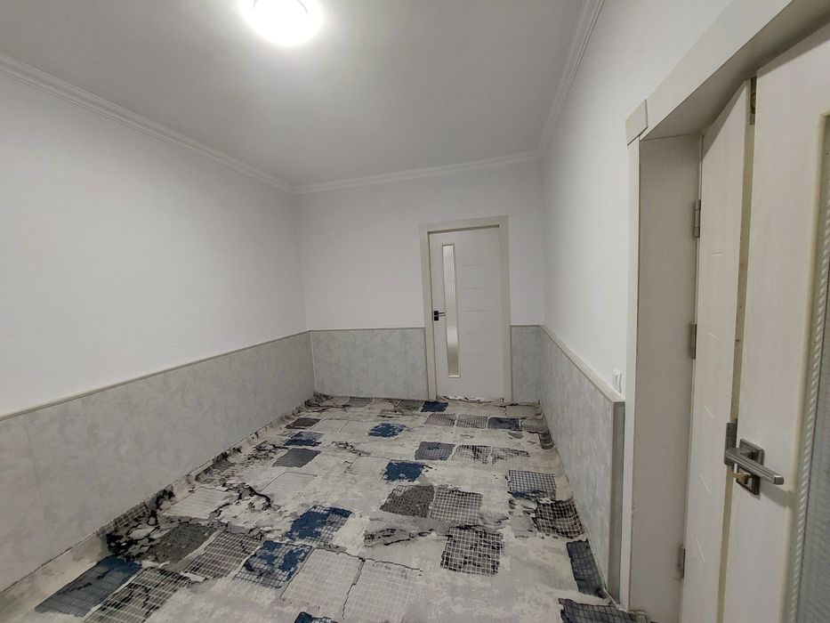 Элободда квартира сотилади 
-1 қаватда 2 хоналик. 
Жиҳозлари бор. Кон