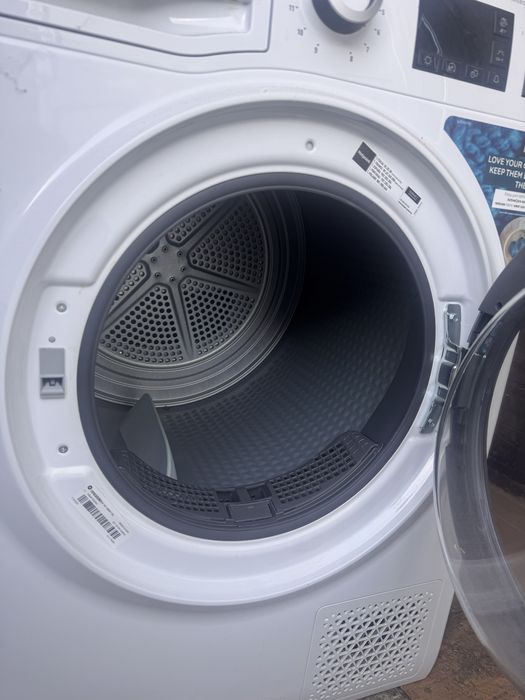 Хотпойнт Аристон Сушилня