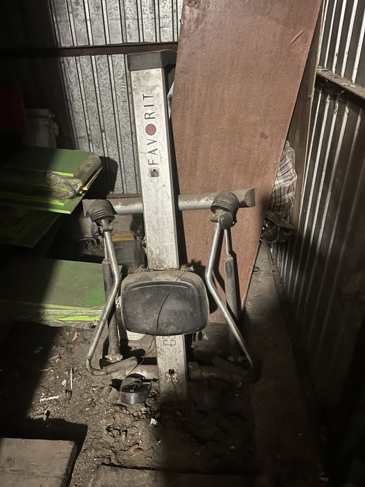 Гребной тренажер