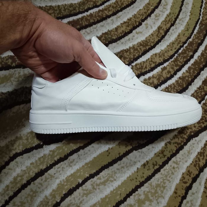 Продаю новые мужские кроссовки из экокожи Размер 43