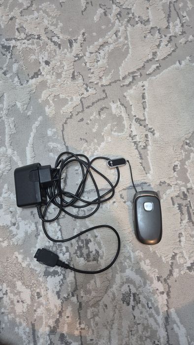 Телефон раскладушка LG KG220