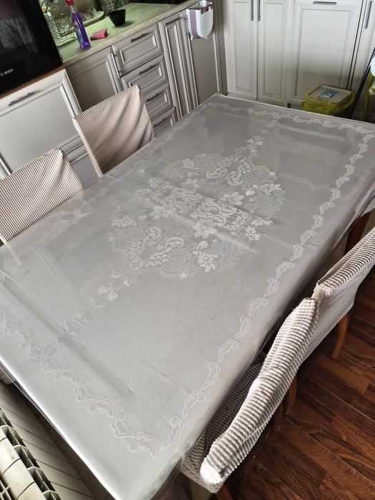 Кухненска маса от масив с 6 стола – разтегаема, стабилна