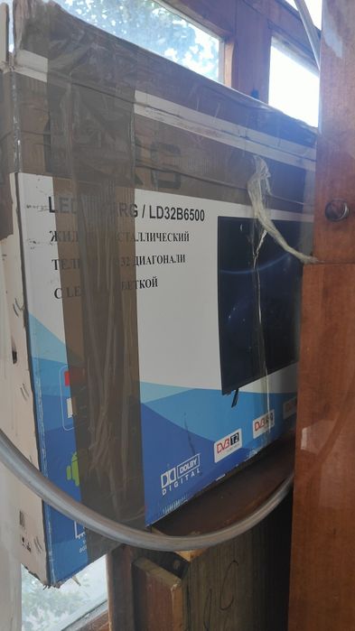 Продам телевизор смарт TV марки ARG