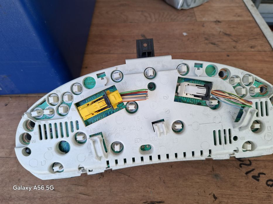 Оригинален километраж PEUGEOT 206 benzin 2 букси