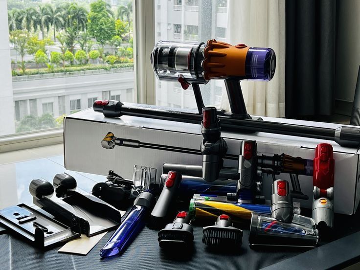 Dyson V15 Detect Absolute — видит пыль, убирает идеально