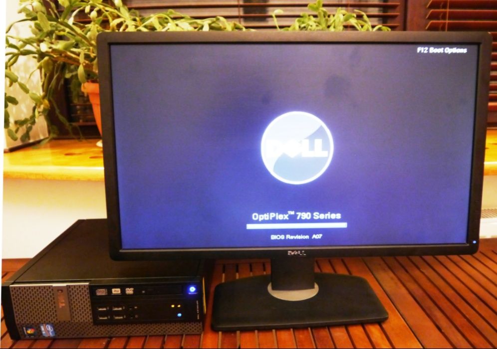 Sistem Dell i7 8RAM SSD500GB + HDD500GB + monitor 24" + boxe Philips