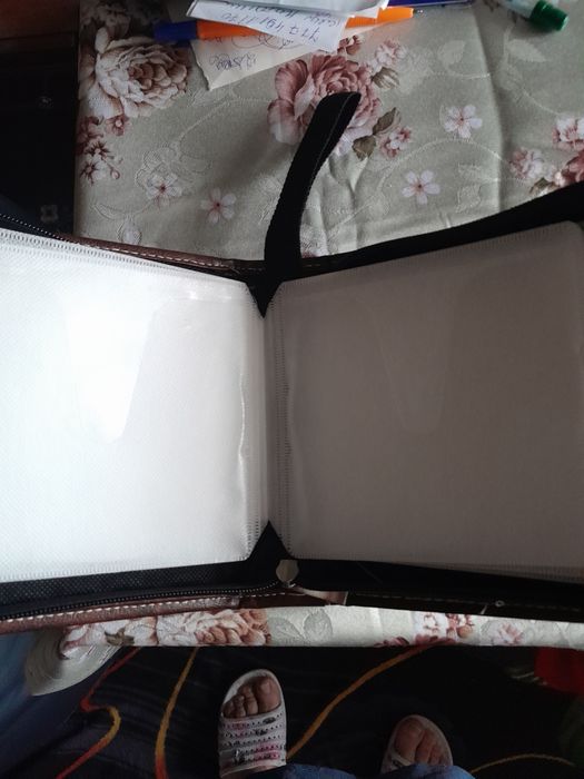 Кожаная сумочка для дисков.