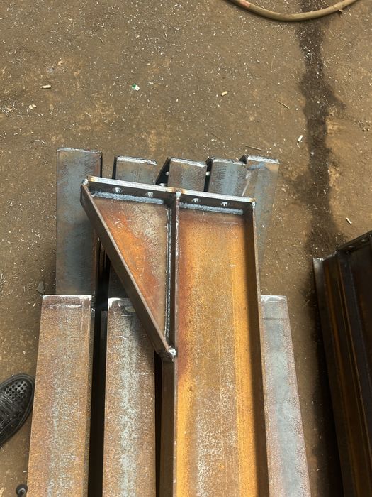 Hale metalice si structuri metlaice din profile