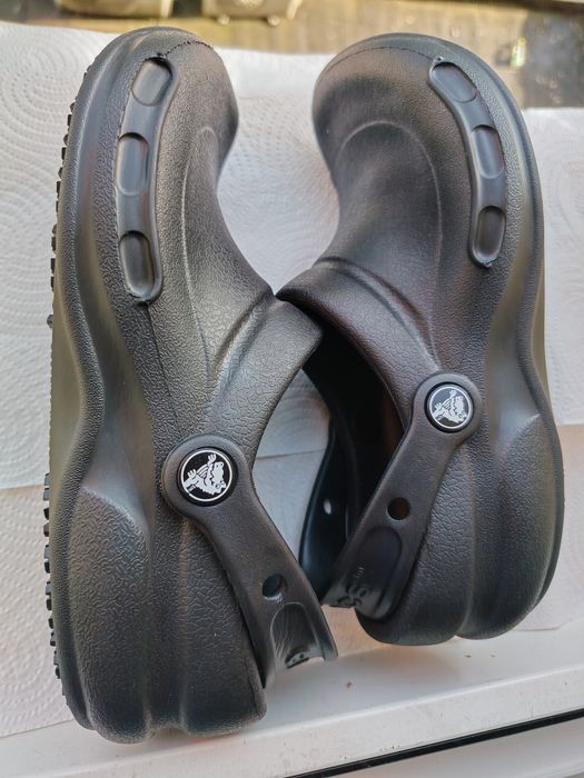 Saboti Crocs, nr 35
