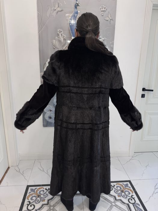 Продам норковую шубу