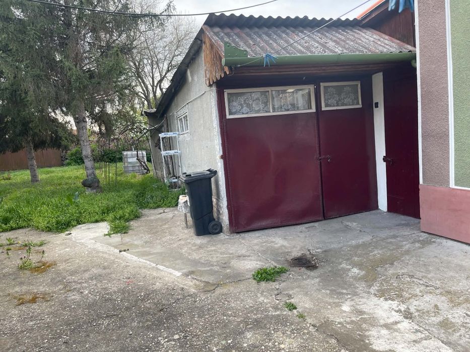 Casa de vanzare .