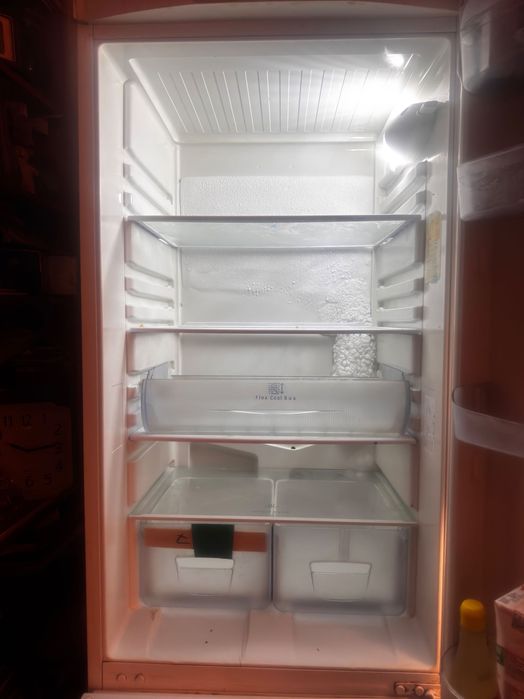 Холодильник Indesit