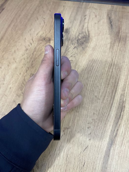 Продам iphone 15 128gb