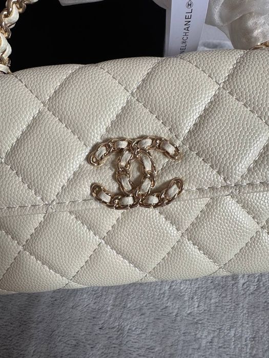 Нова чанта на Chanel