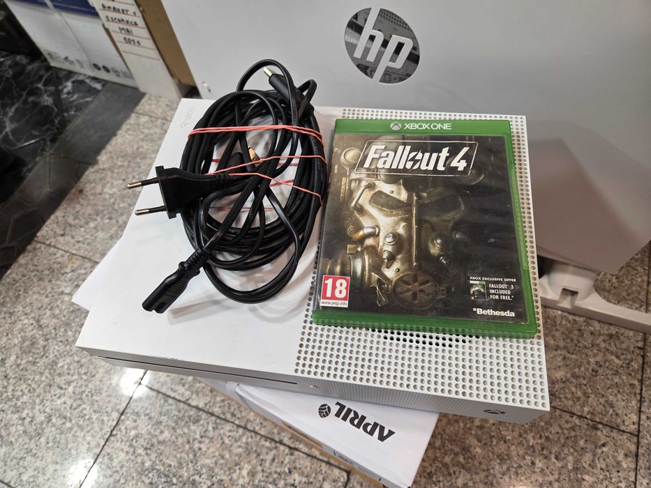 Hope Amanet P10/Consola Xbox One S + CD Fallout