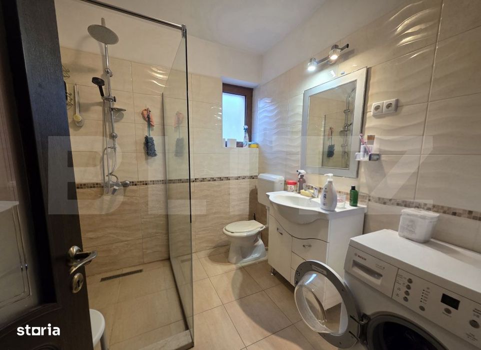 Casa tip duplex de vanzare, 5 camere, 234 mp, zona Titulescu-Satu Mare