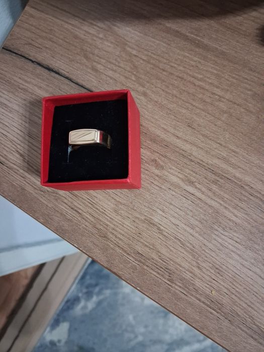Продам свой золотой мужской перстень. Состояние идеальное!