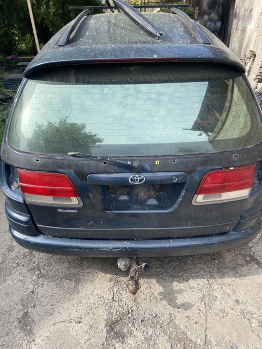 Тайота карина е на разбор
