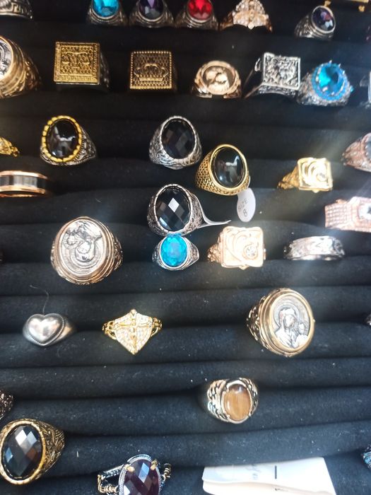 Мужские перстни.