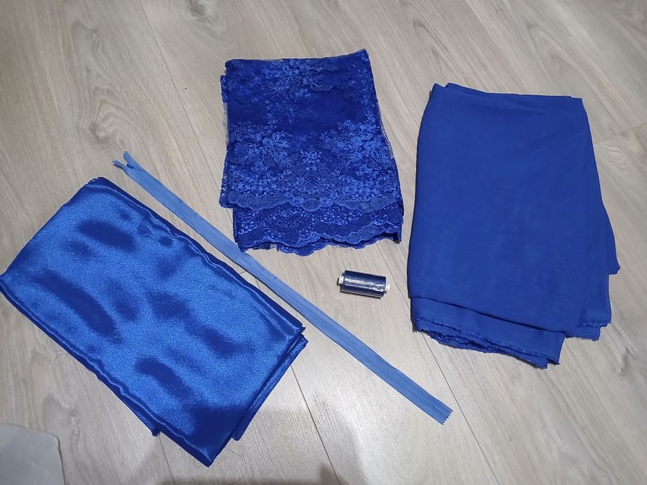 Material rochie albastru roial