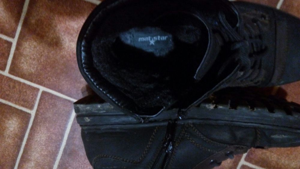 Всички обувки са 37номер