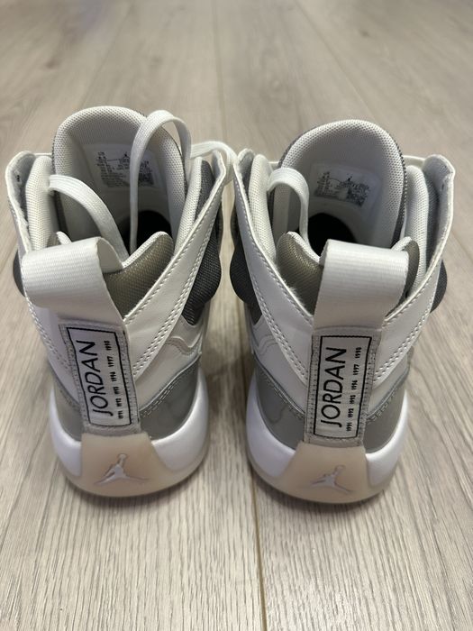 Adidasi Jordan Jumpman Two Trey wmns