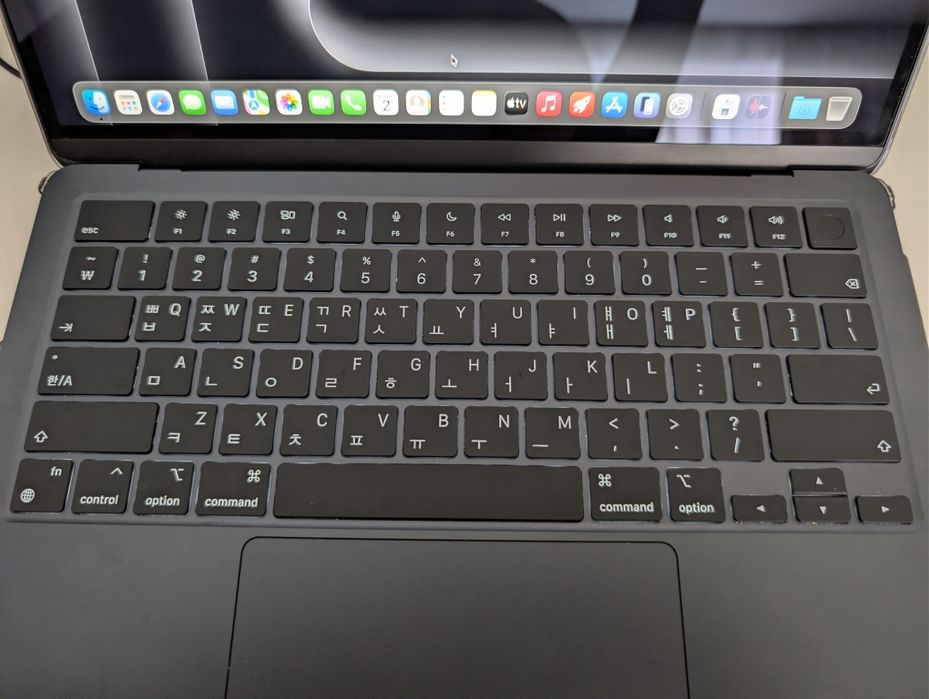 Продам MacBook air 2024 M3 16/512