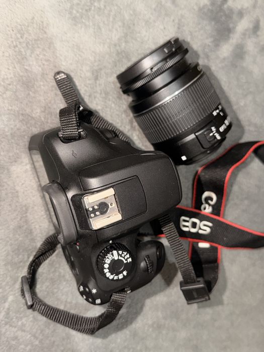 Camera foto DSLR Canon EOS 4000D