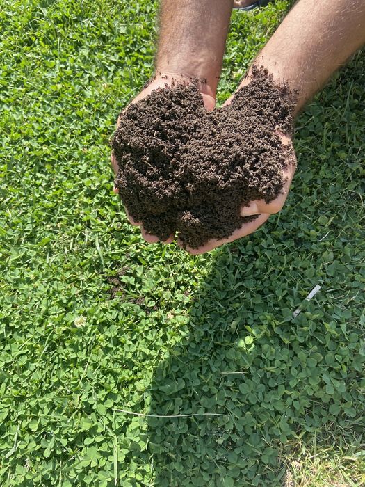 100% niy biogumus. Prodaje imeyutsa chervi.