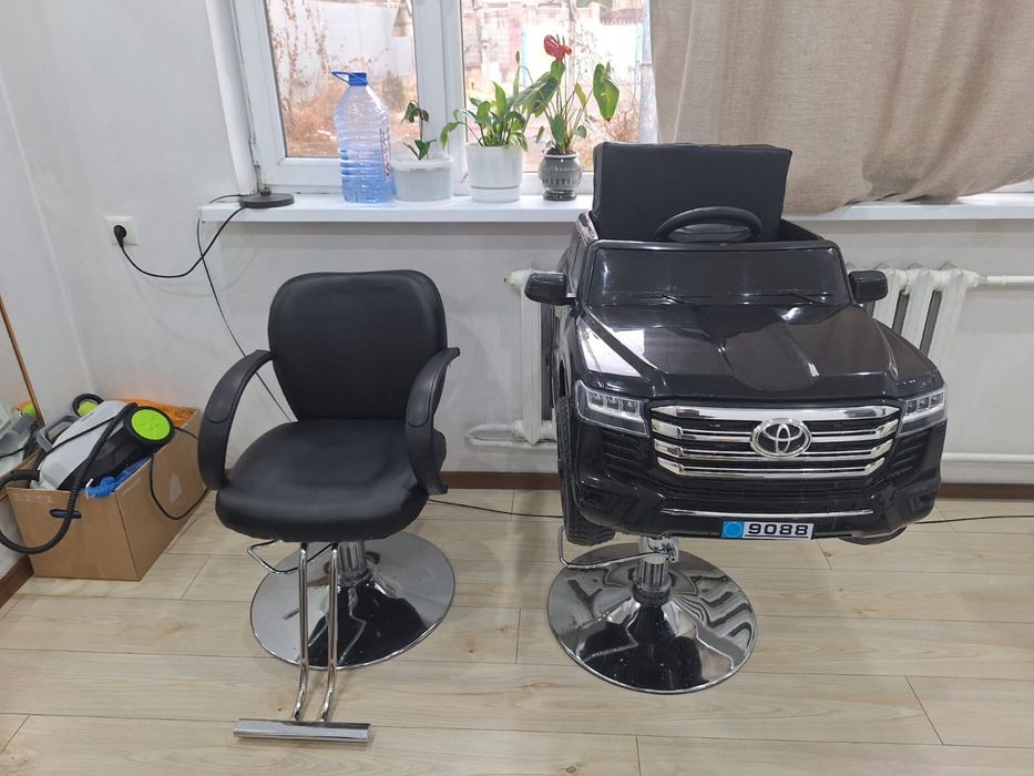 Парикмахерское кресло