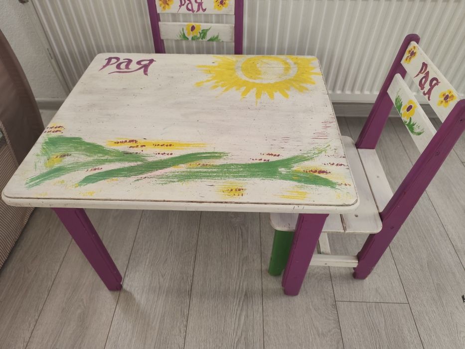 Детски дървена маса и столчета