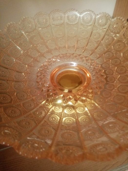 Продаётся красивая фруктовница.