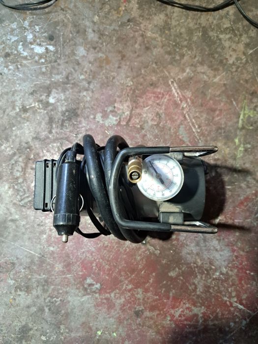12v  Метален компресор за гуми