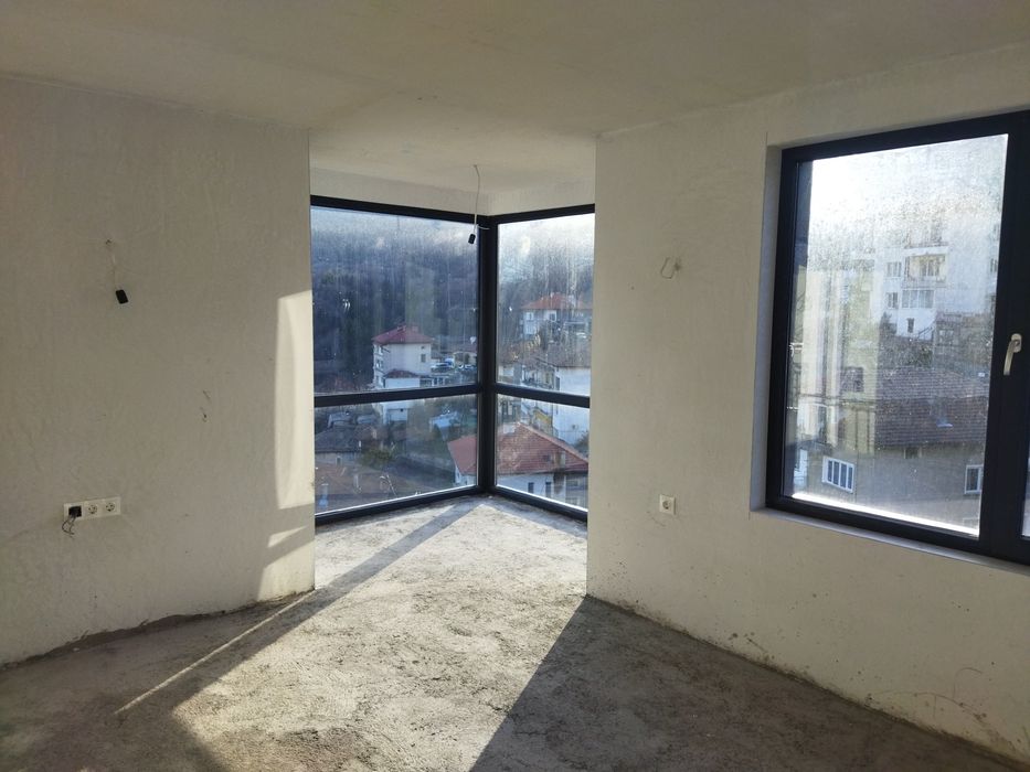 Продава тристаен апартамент в гр.Смолян