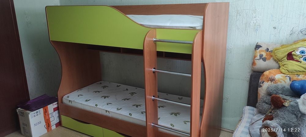 Кровать двухъярусная