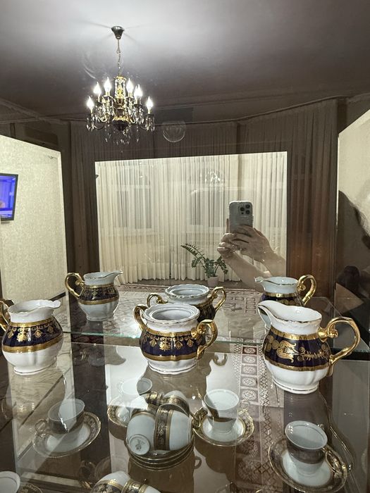 Продам сервант из настоящего дуба