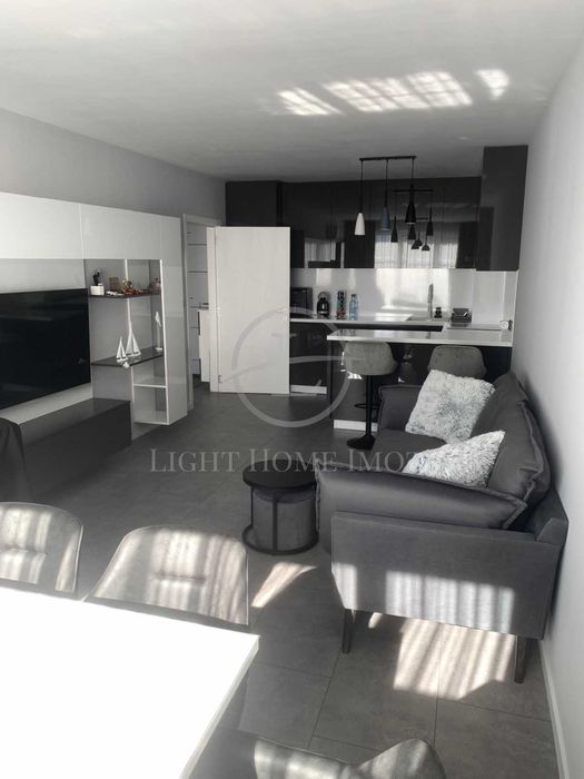 Реф. 3660 Двустаен Обзаведен с Паркомясто