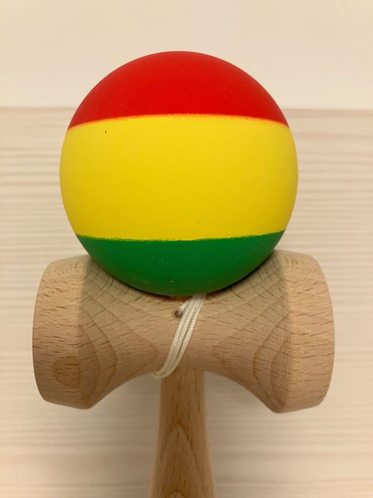 Kendama sticky și cauciucată