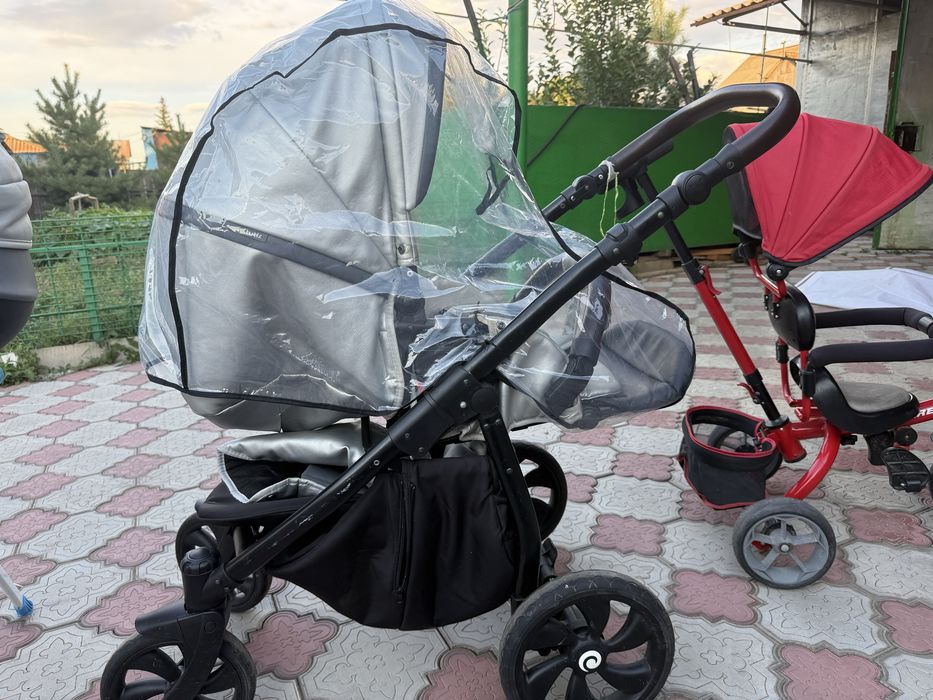 Продам КОЛЯСКИ за все 50000