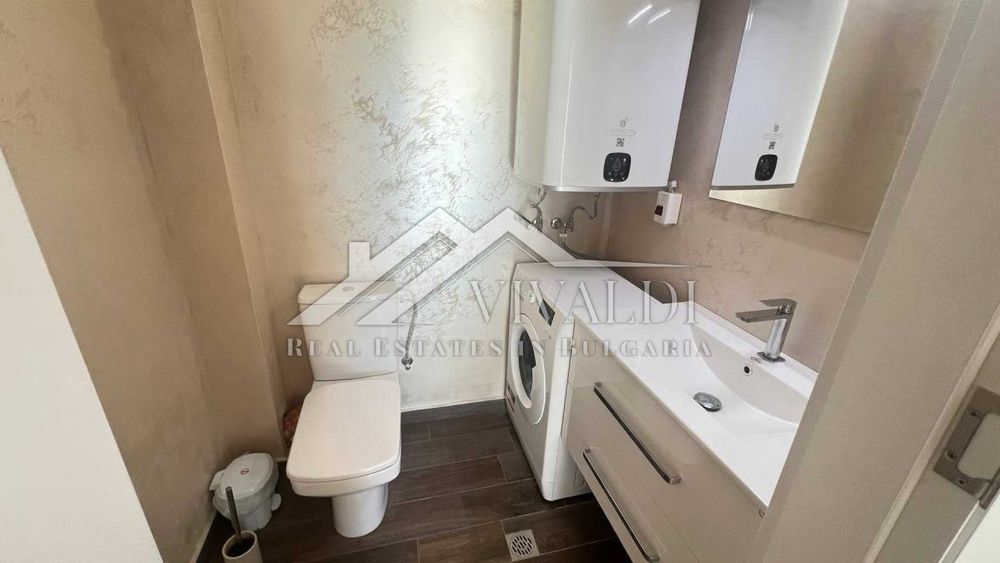 Продава се Четиристаен апартамент в Варна, Бриз - 140 кв.м за 1348 €/кв.м - Снимка #10