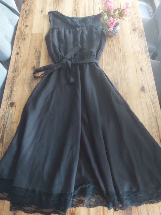 Чисто нова дълга рокля