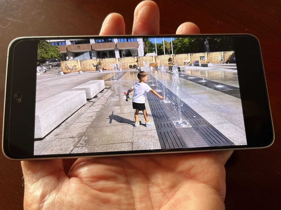Смартфон Xiaomi 14T PRO 12 RAM, 512 GB вътрешна памет - като нов