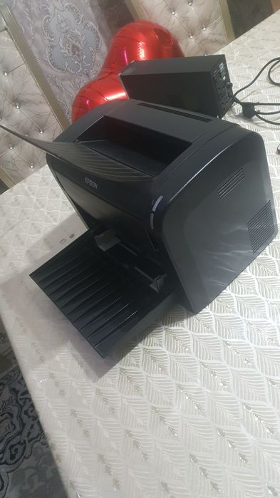 Epson aculaser m1200