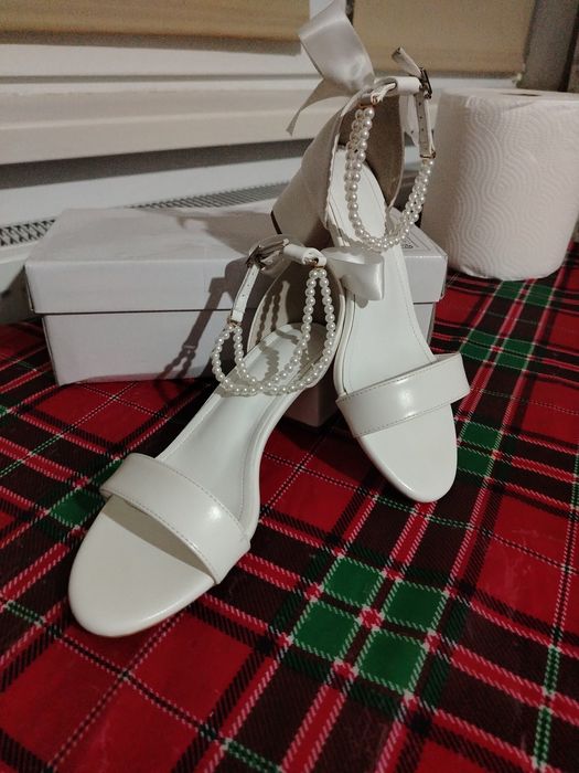 Sandale mireasă numărul 37